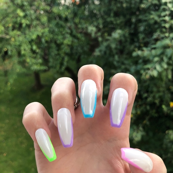 LUXURY PRESS ON NAILS - Picture 3 of 7